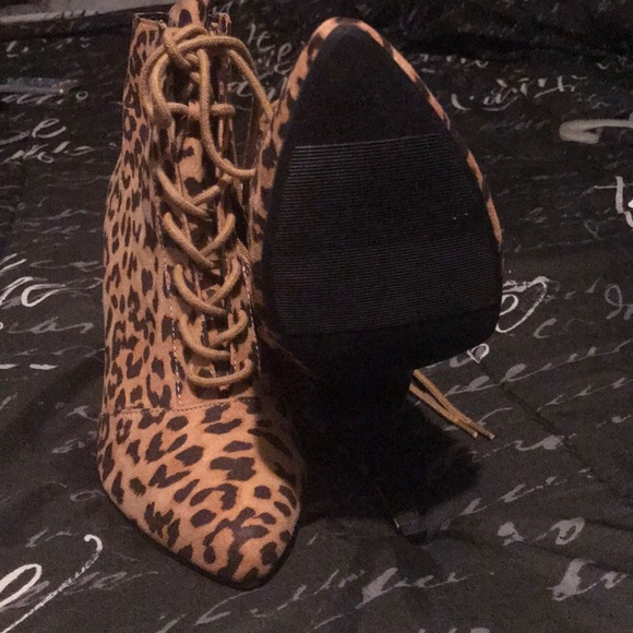 Leopard print boots - Picture 2 of 2